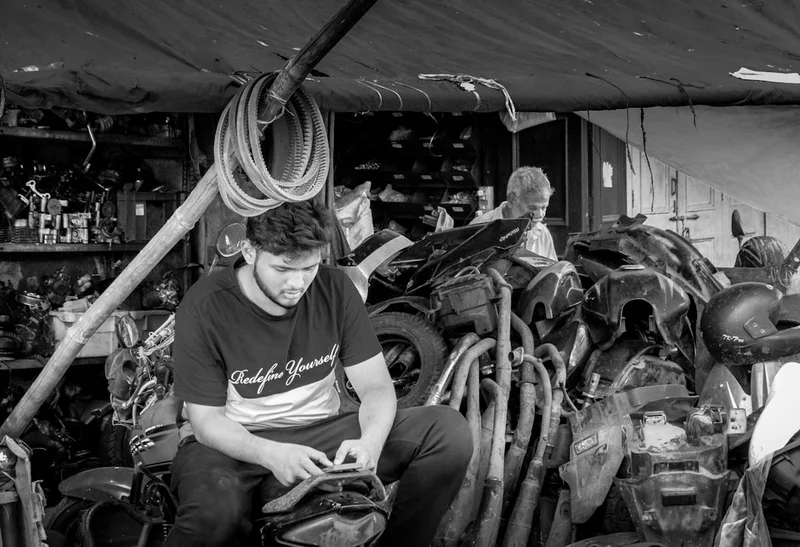 Warsztat z czesciami do jednosladu